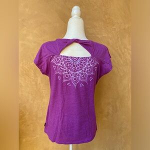 Prana T-Shirt with Twist Open Back Detail - Purple - Size L